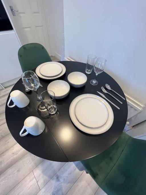 Apartment Seaforth 2 Bedroom With Parking And Garden By Rockmanstays Southend-on-Sea